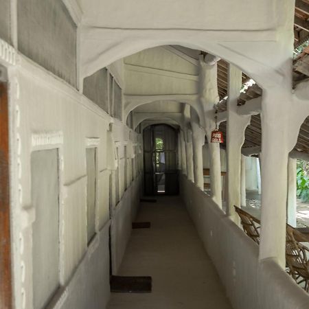 Tiger Tops Tharu Lodge Chitwan Zewnętrze zdjęcie