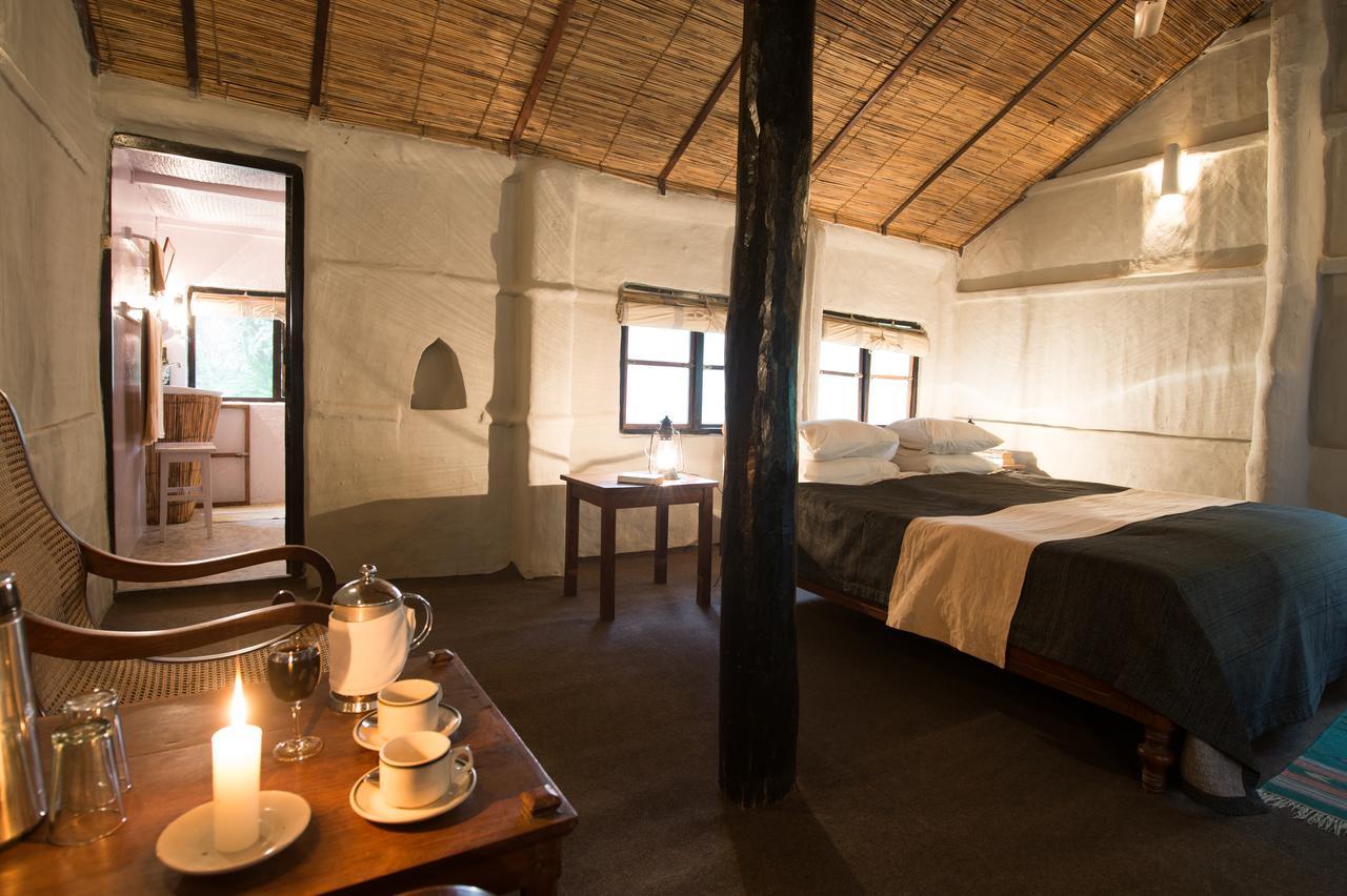 Tiger Tops Tharu Lodge Chitwan Zewnętrze zdjęcie