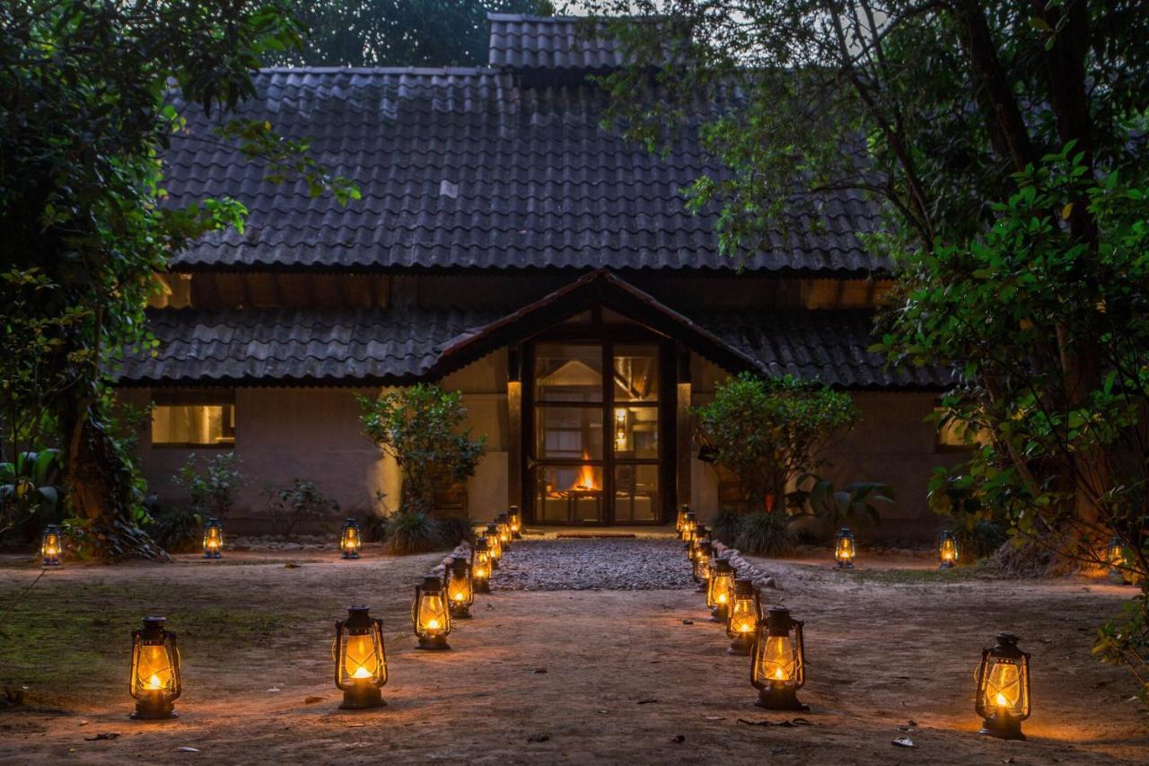 Tiger Tops Tharu Lodge Chitwan Zewnętrze zdjęcie